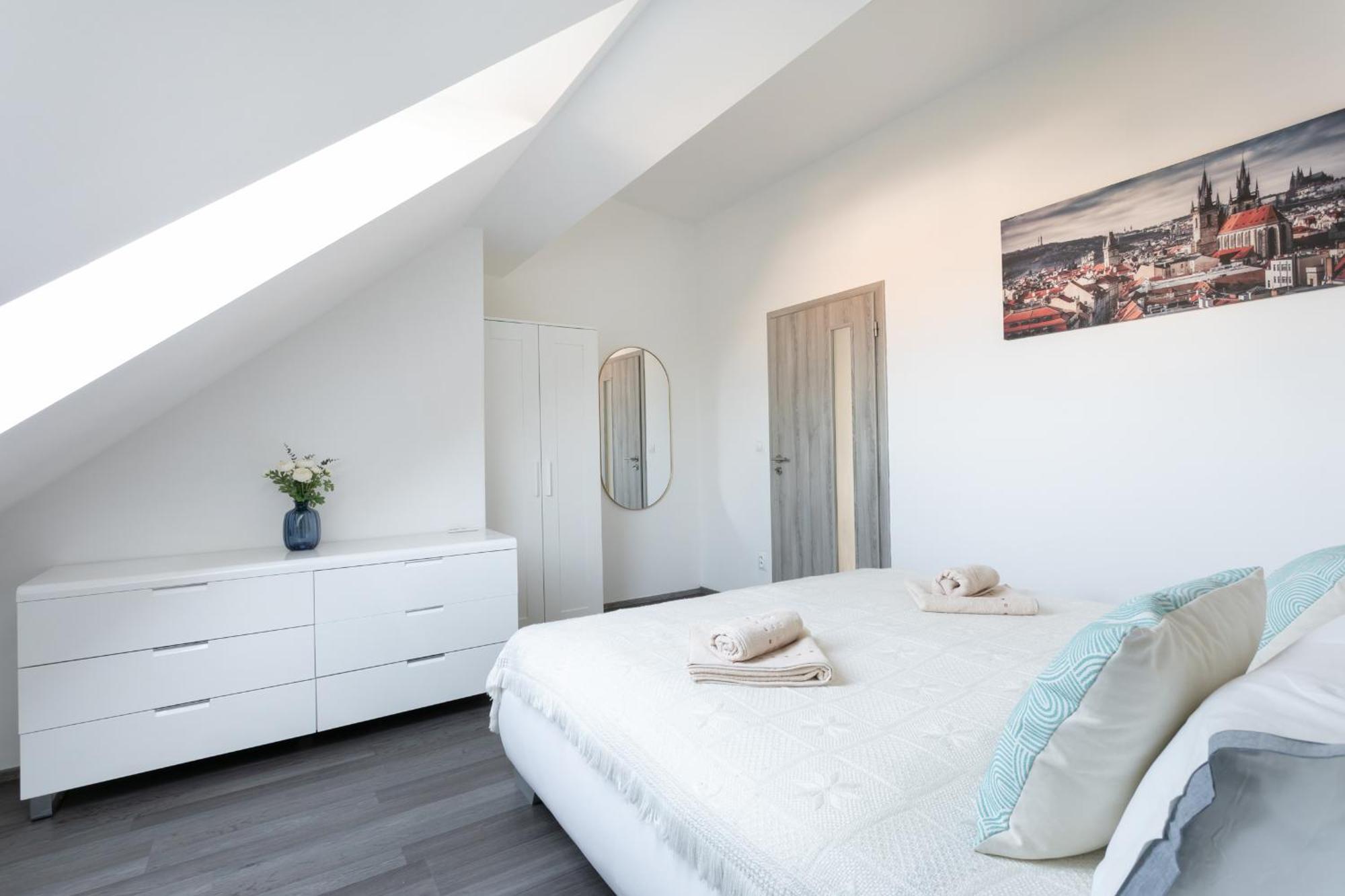 The Loft Holesovice Apartment *