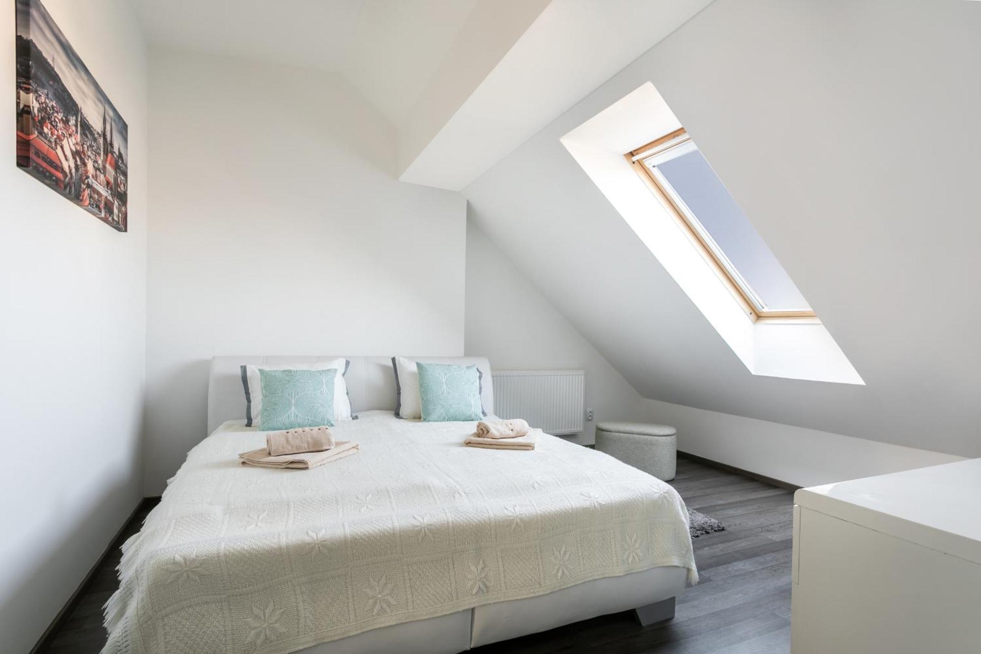 The Loft Holesovice Apartment *